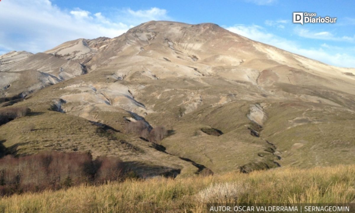 Autoridades de Argentina y Chile estudian acciones por alerta amarilla de volcán Puyehue 